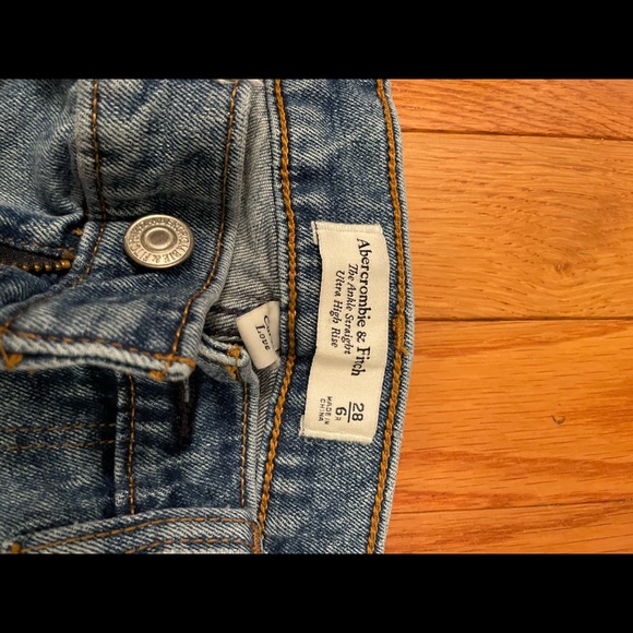 Abercrombie Ankle Straight Ultra high rise Jeans. Size 28 - Picture 2 of 4